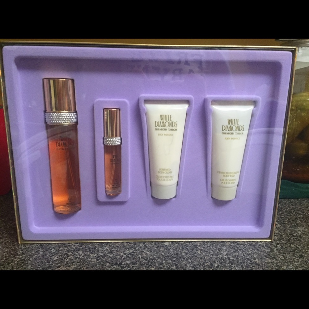 White Diamonds by Elizabeth Taylor Gift Set